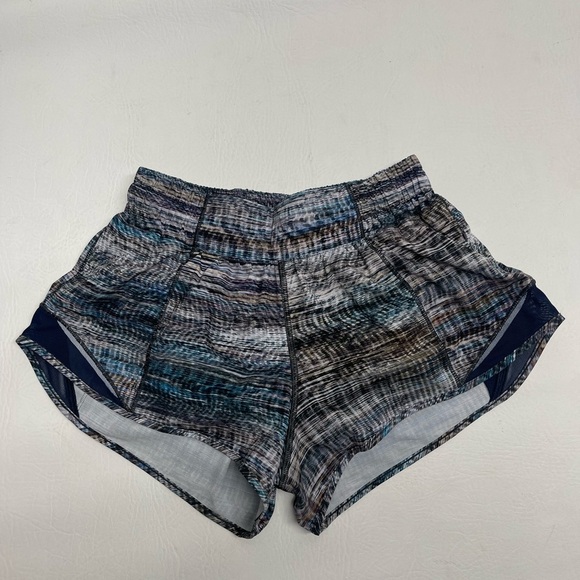 Lululemon athletica womens shorts size 4 - Picture 1 of 8